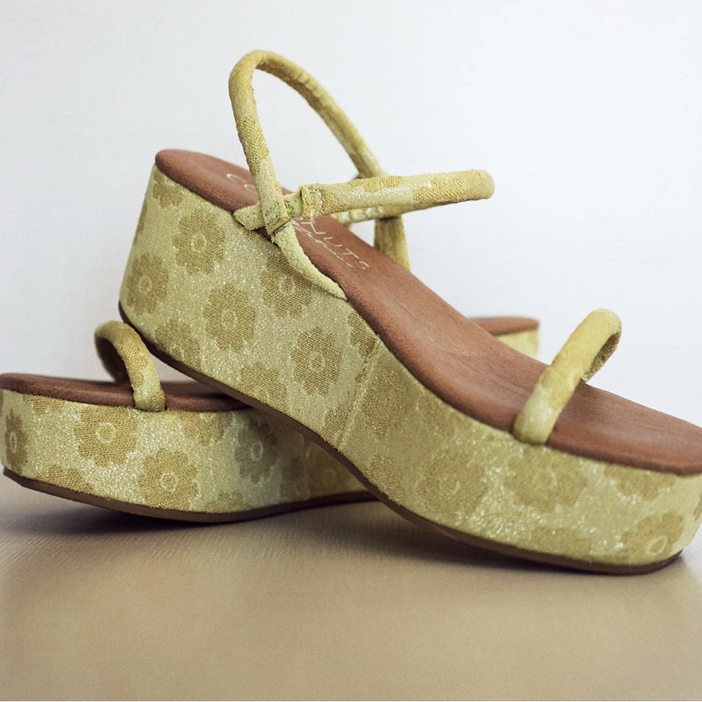 Coconuts by Matisse - Honor Daisy Flatform